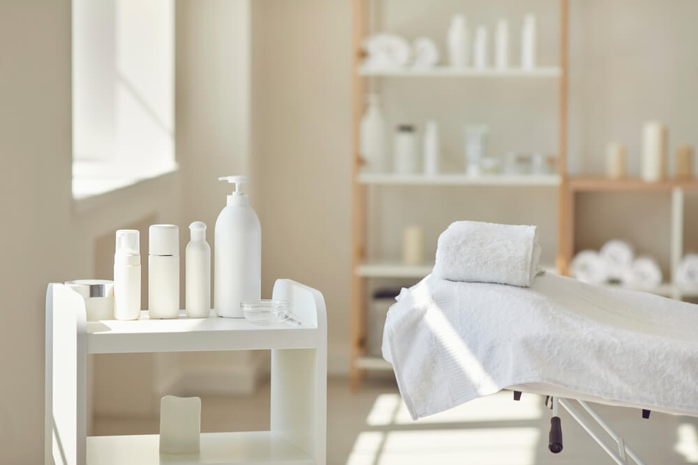 Trolleys for beauty centers: models not to be missed